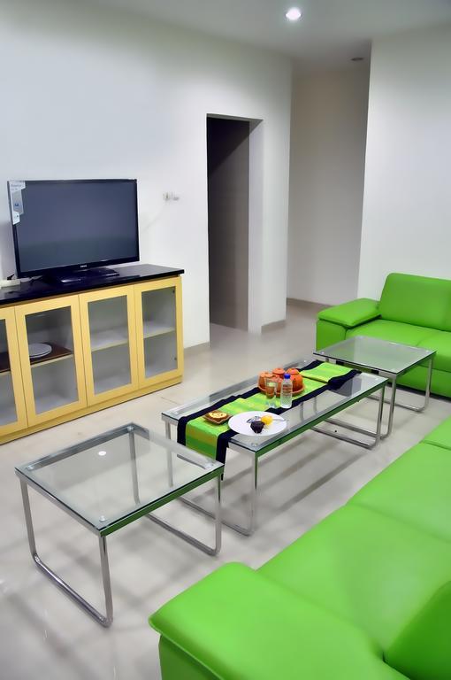 ホテルMetro House スラバヤ エクステリア 写真